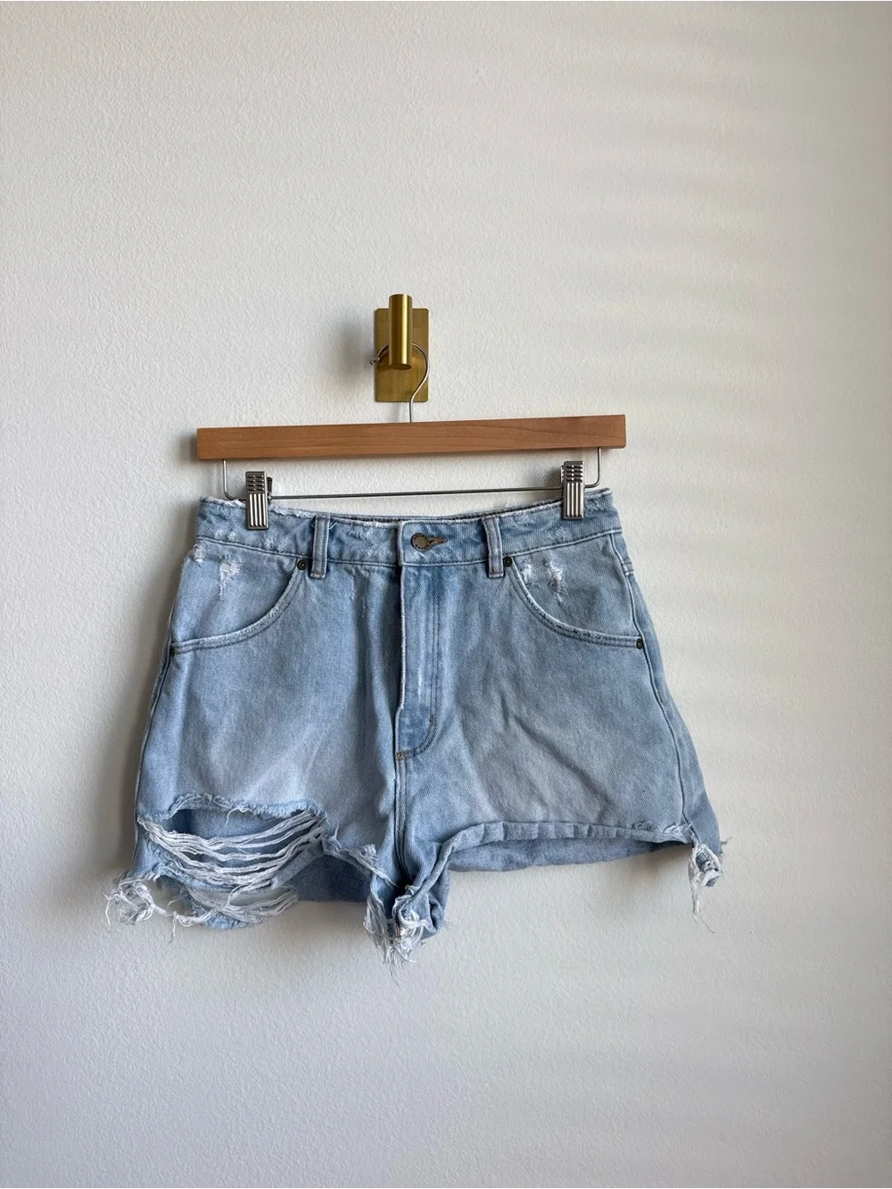 Rolla's Dusters High Rise Slim Denim Shorts Light Wash Distressed Size 27